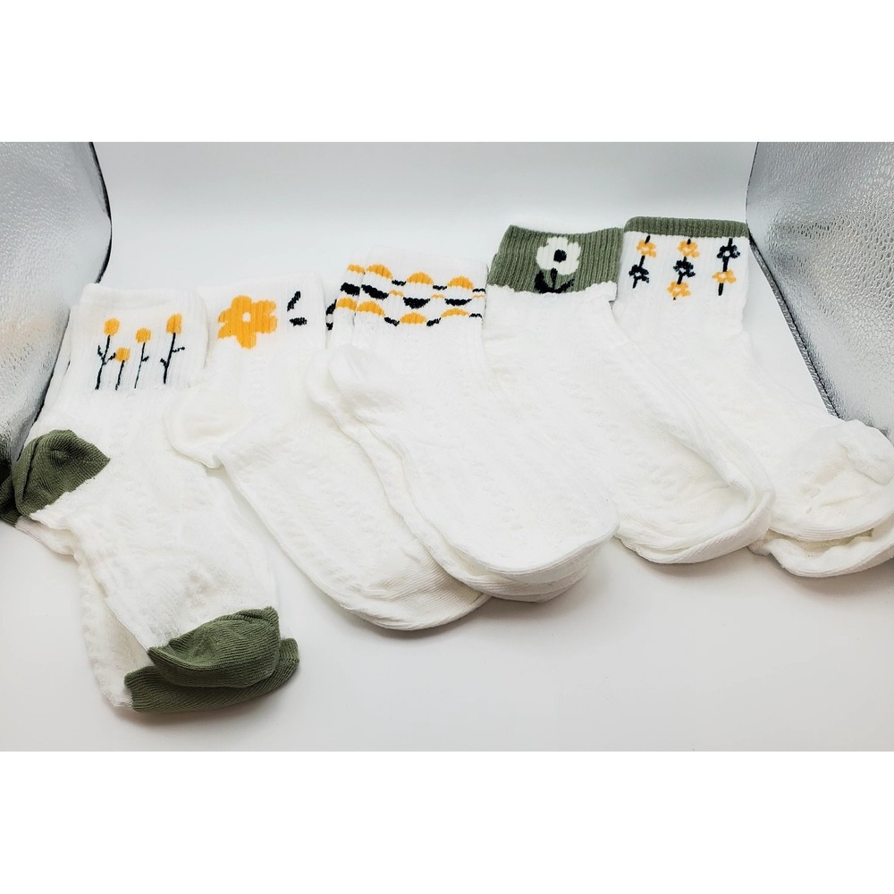 NEW 5 Pairs of Women's White Floral Ankle Socks